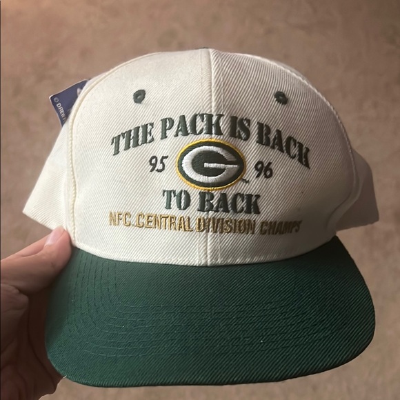 NFL Green and White Hat - Picture 1 of 6
